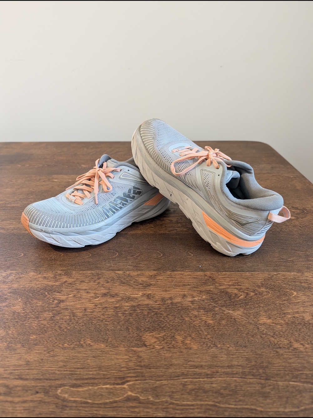Hoka One One Bondi 7 Women's Gray and Peach Athletic Shoes
